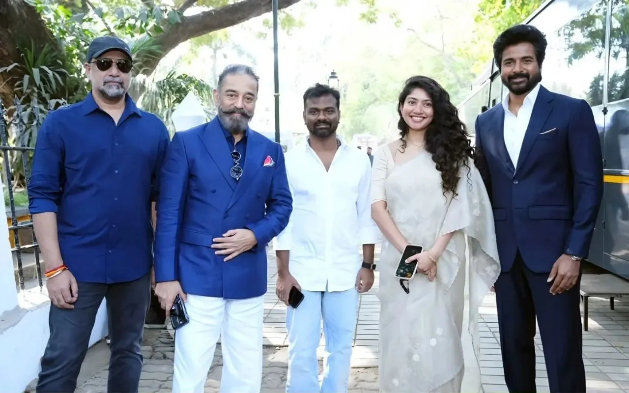 Kamal Haasan with the Amaran team, including Sai Pallavi and Sivakarthikeyan