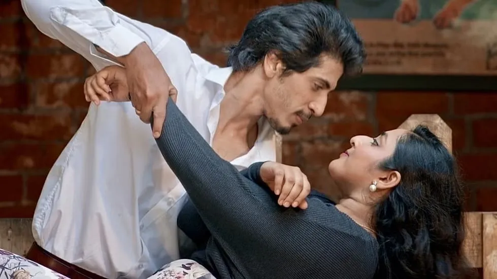 Netru Indha Neram is a mystery thriller that loses its way