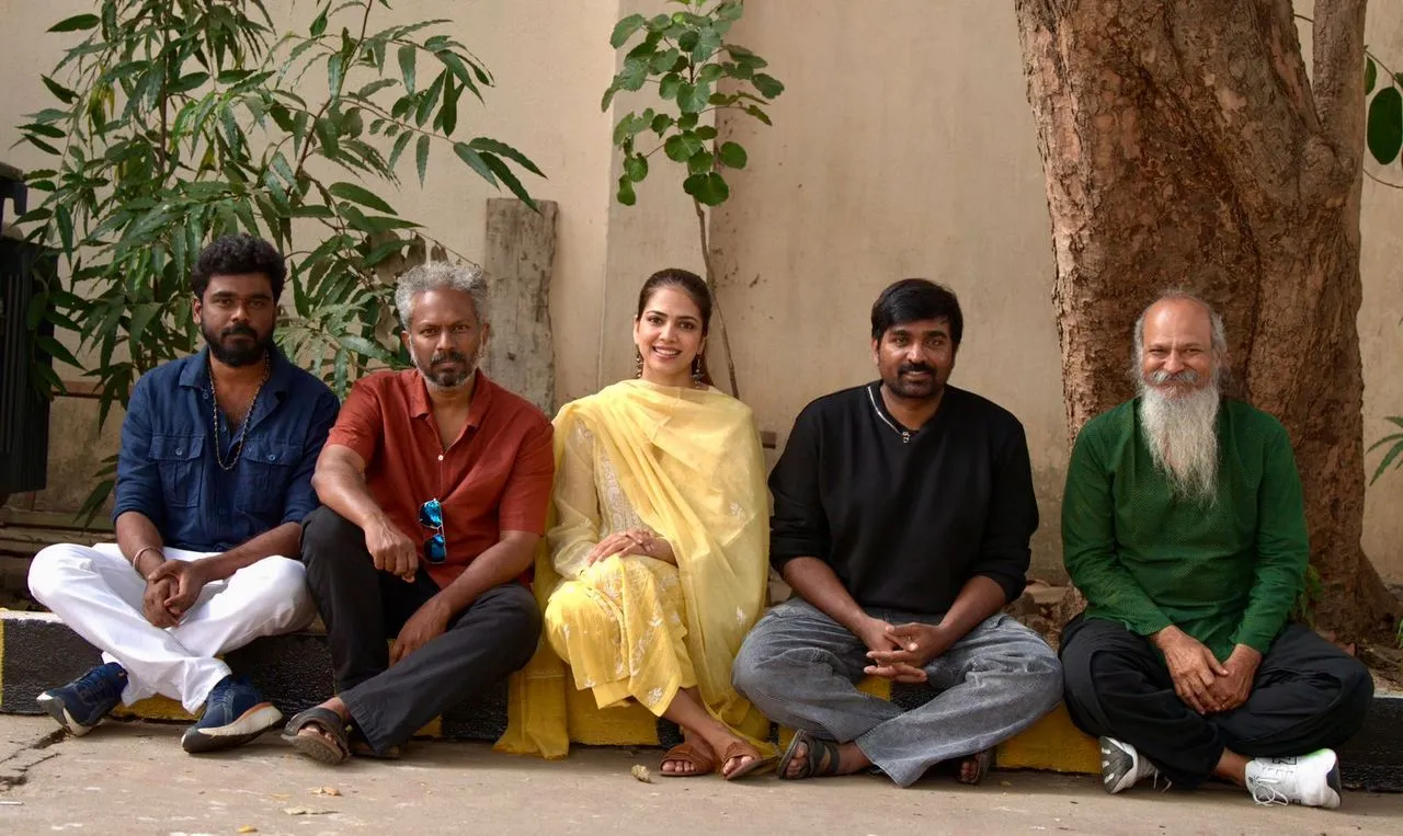 Pocket Novel cast with director Thiagarajan Kumararaja