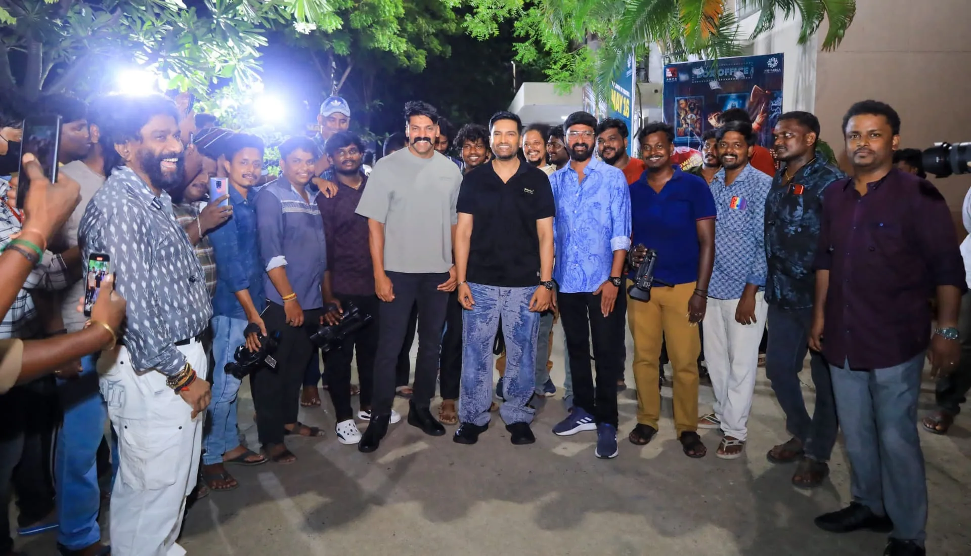 Santhanam Calls DDNL a "Summer Treat", Arya Praises Concept