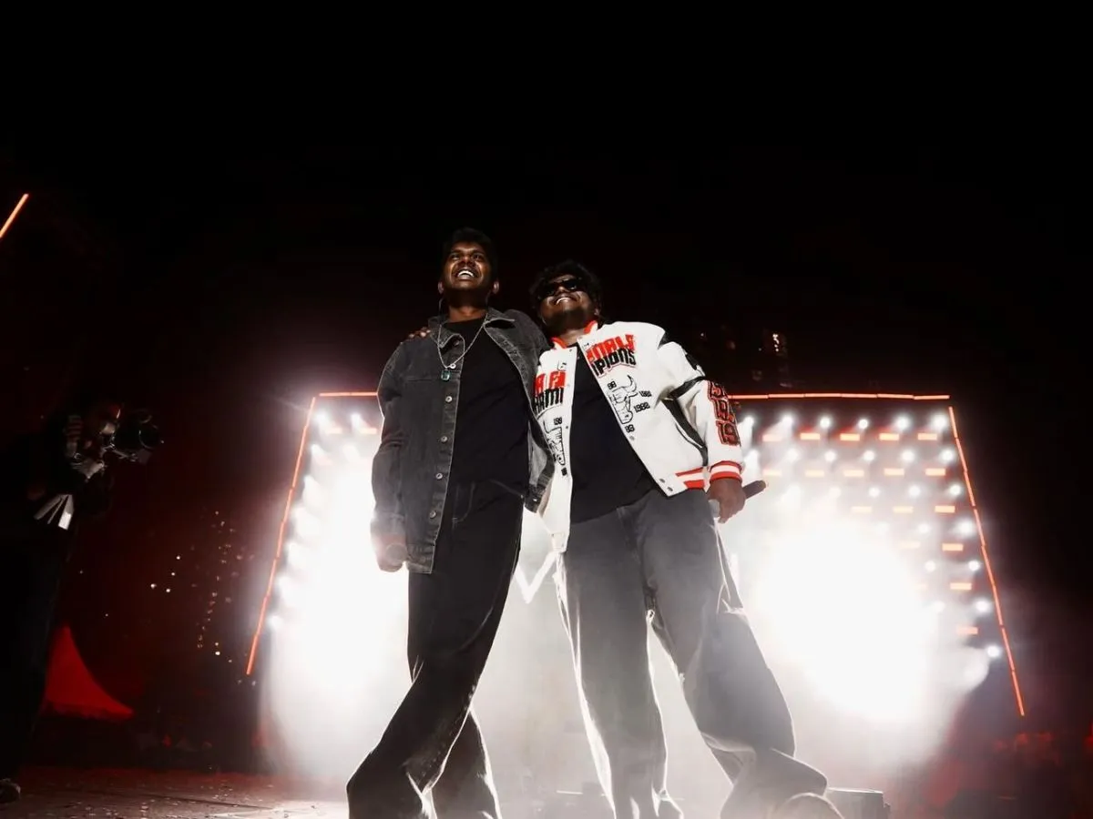 Vedan on stage with a fellow artist at Vanakkam Vanakkam Bengaluru