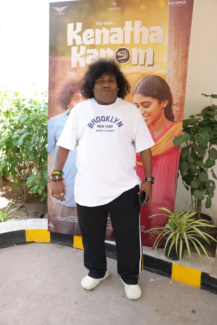 Yogi Babu at the Kenatha Kaanom success meet