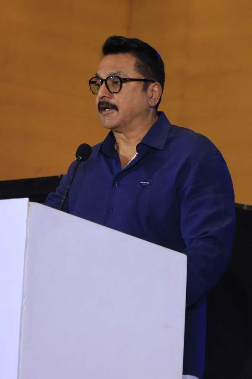 R. Sarathkumar speaking at the Nambikkai India launch