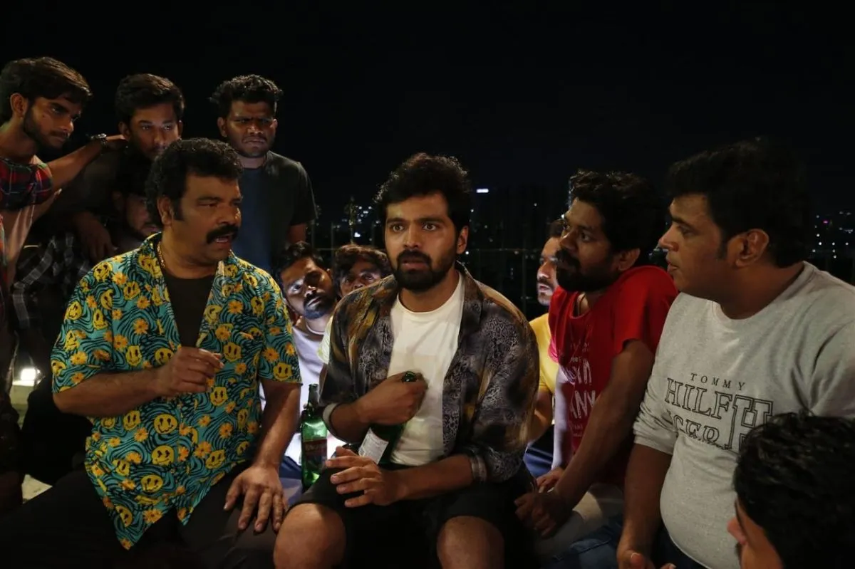 Night scene from Sweety Naughty Crazy with Thrigun and cast