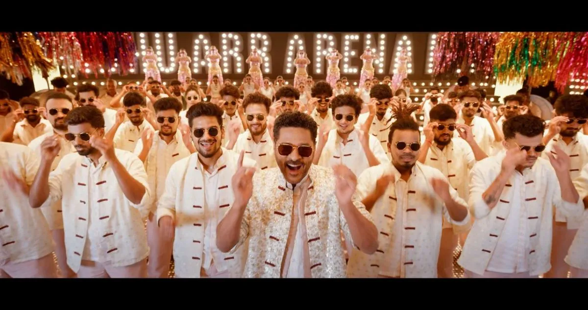 Prabhu Deva with backup dancers in the Yethu video from Moonwalk