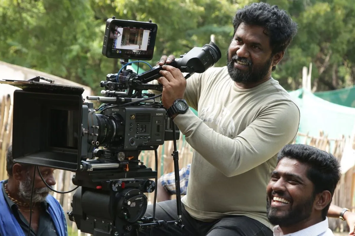 Director Jeeva Shankar behind the camera on the sets of Valai