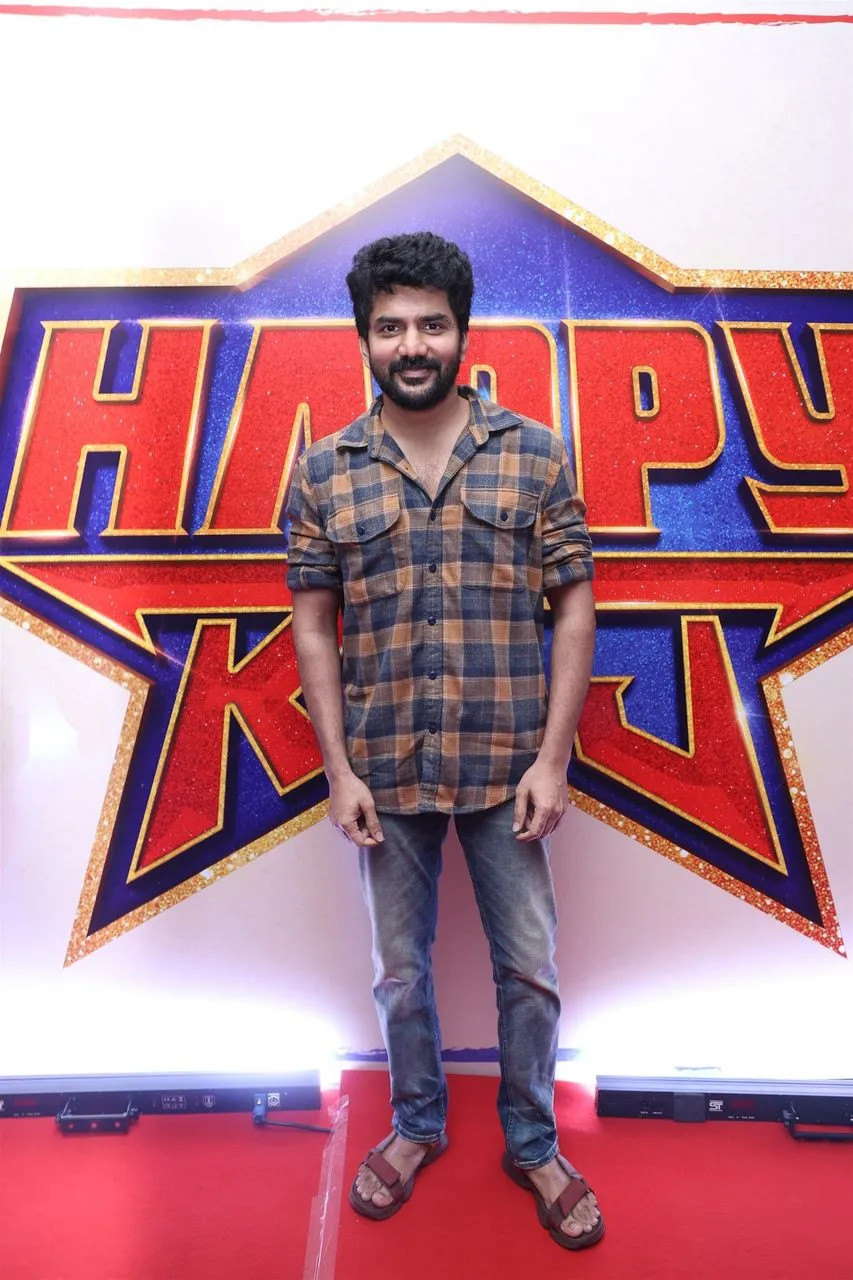 Actor Kavin at the Happy Raj pre-release event