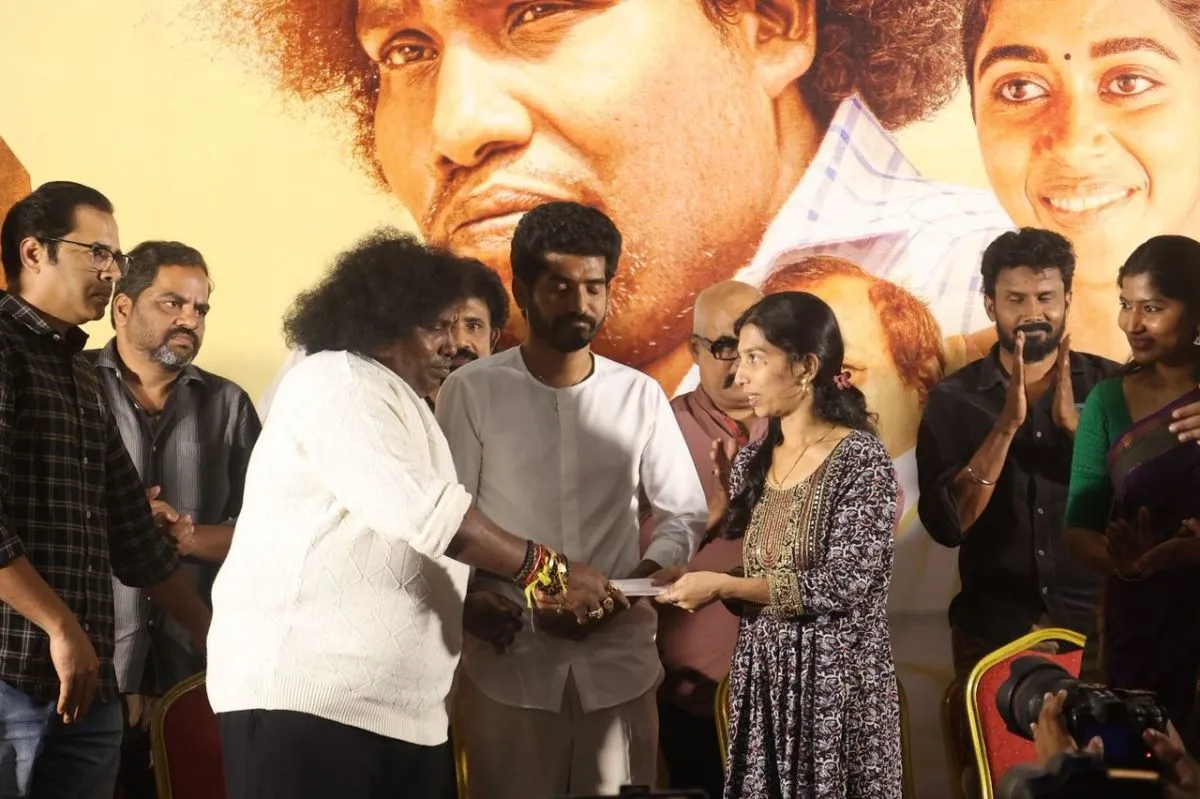 Yogi Babu with Suresh Sangaiah's wife Thansi Fathima at the Kenatha Kaanom event